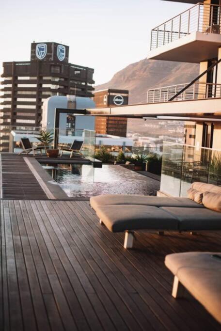"Lykke On Bree" - Unique Apartment With Stunning Table Mountain Views Kapstaden Eksteriør billede