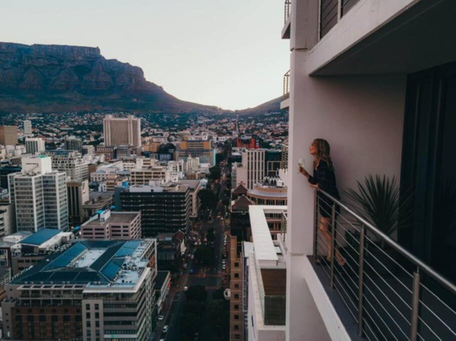 "Lykke On Bree" - Unique Apartment With Stunning Table Mountain Views Kapstaden Eksteriør billede